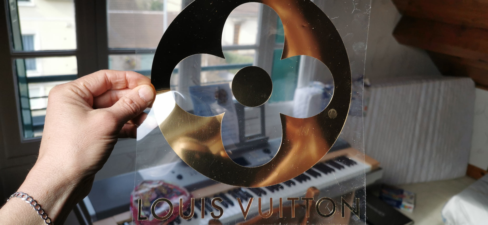 Logo LV Luis Vuitton Flower Symbol Iron-on Decal (heat transfer) –  Customisation Club